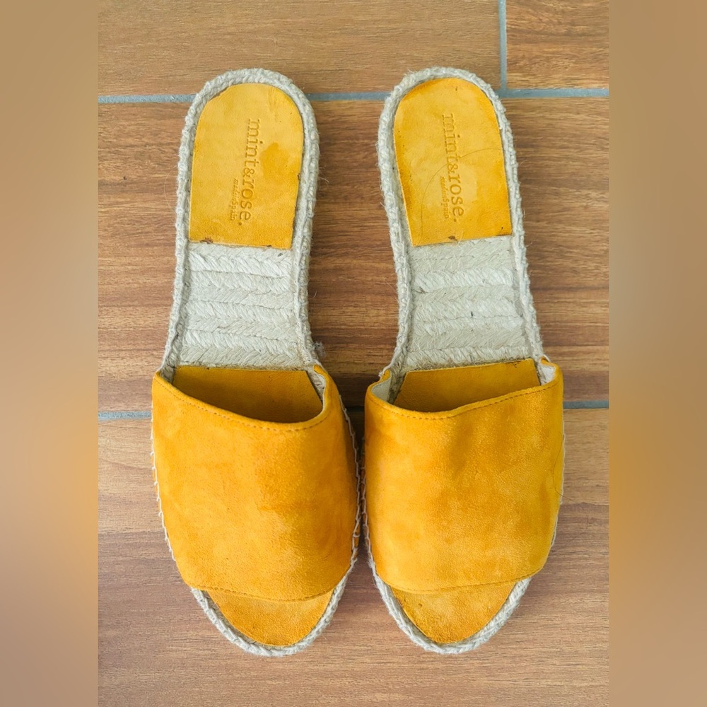 Mint & Rose Olivia Espadrille Mustard Yellow Slide Sandals Size 9